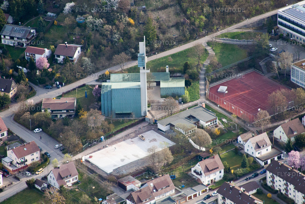 Luftbild: Versöhnungskirche im Ortsteil Ramtel in Leonberg im Bundesland Baden-Württemberg in Deutschland. Foto: IMG_39137.jpg vom 03.04.2011 durch Werner Riehm/FLY-FOTO.de