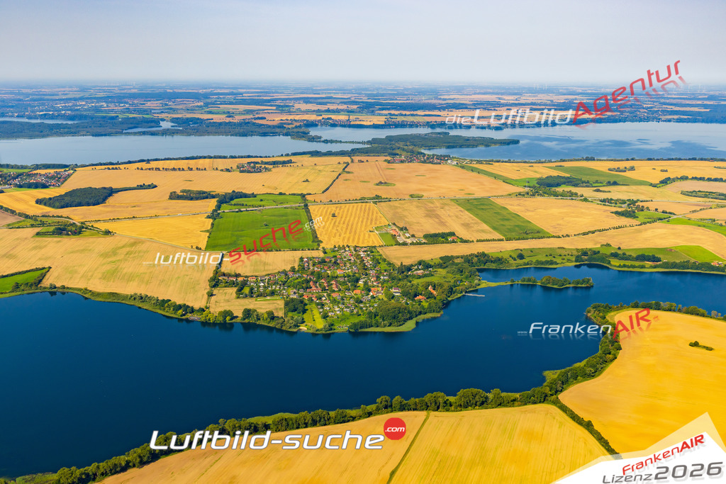 Zittow Leezen Bild- Das Luftbild wurde 2025 vom UL-Flugzeug heraus erstellt ( keine Drohne bzw. Drohnenaufnahme ) - Hochauflösende Luftaufnahme -Nicht vergleichbar mit Google Maps oder Satelittenbilder- Die Geschenkidee !Mit Lizenz und Bildrechte bestellbar - CC