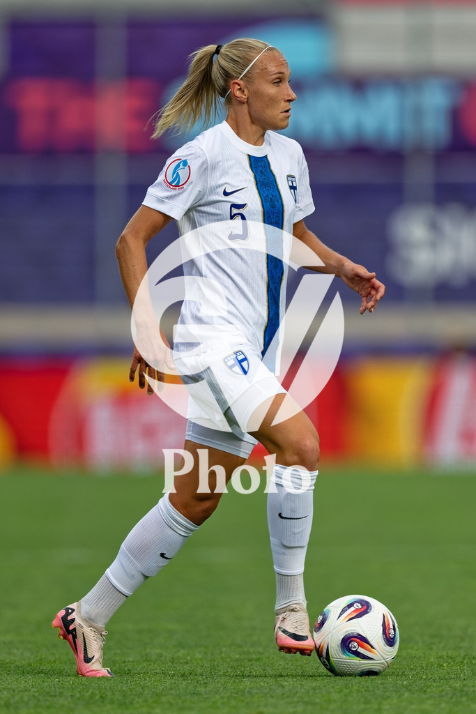 Norway v Finland - UEFA Women's EURO 2025 Group A | SION, SWITZERLAND - JULY 6: Emma Koivisto of Finland controls the ball   during the UEFA Womens EURO 2025 Group A match between Norway and Finland at Stade de Tourbillon on July 6, 2025 in Sion, Switzerland. (Photo by Giuseppe Velletri/Sports Press Photo/Getty Images)