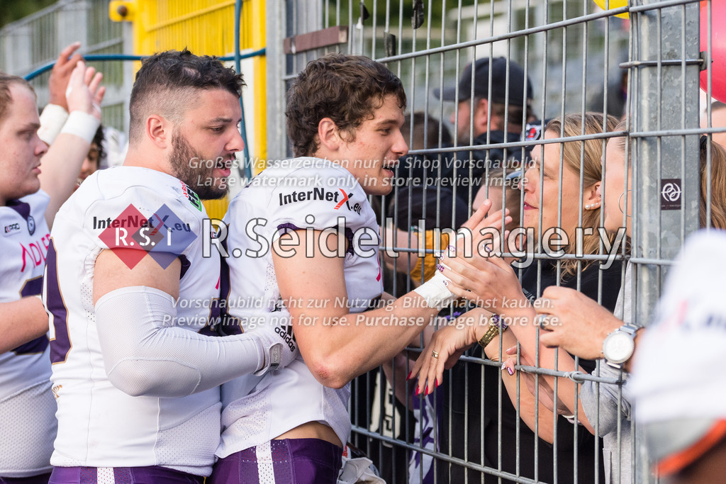 RS-1-004192 | David Miletic (#50, Frankfurt, LB), Janez von Renesse (#81, Frankfurt, WR)