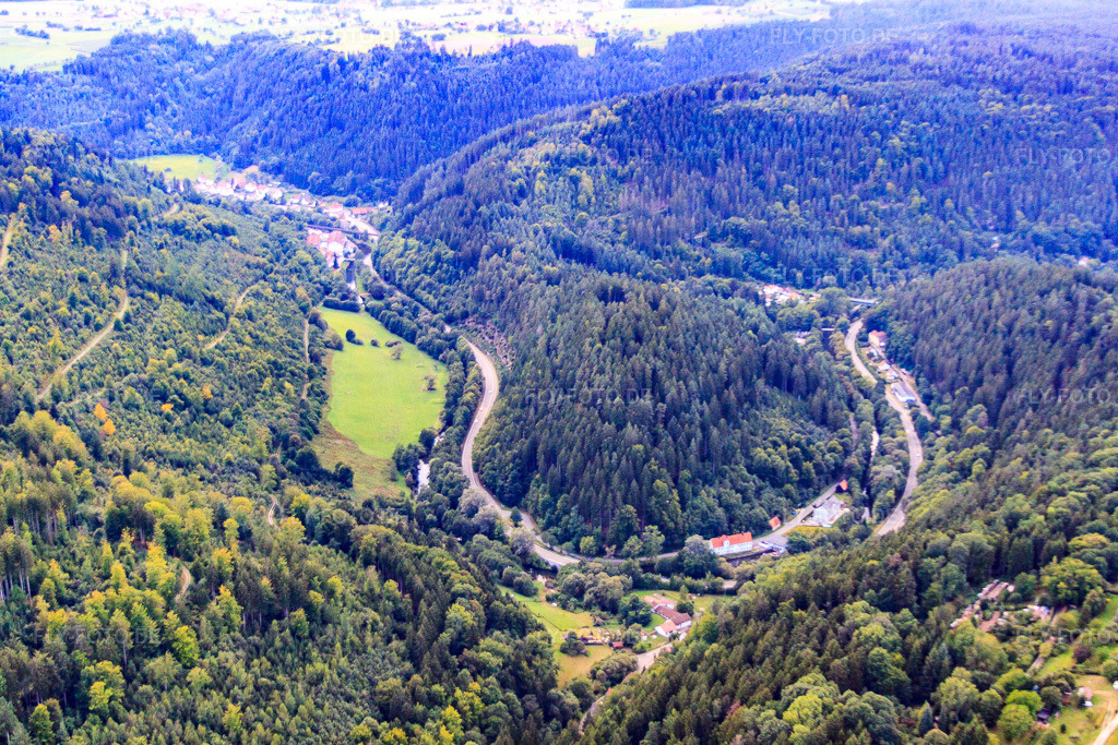 Luftbild: Im Krappen, Schleiftal im Ortsteil Oeländerle in Calw im Bundesland Baden-Württemberg in Deutschland. Foto: IMG_52434.jpg vom 23.08.2012 durch Werner Riehm/FLY-FOTO.de
