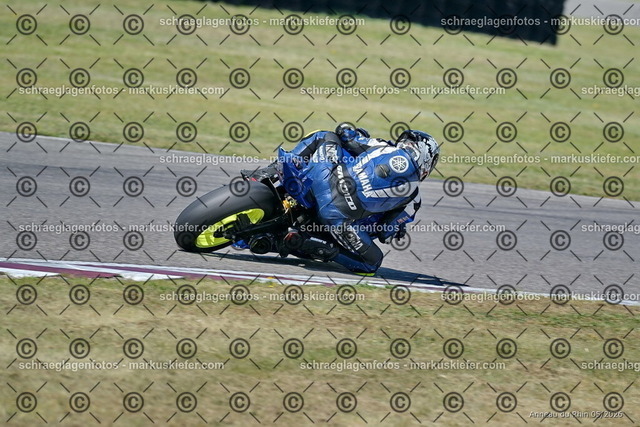 26BT01-1310 | markuskiefer.com - Realisiert mit Pictrs.com