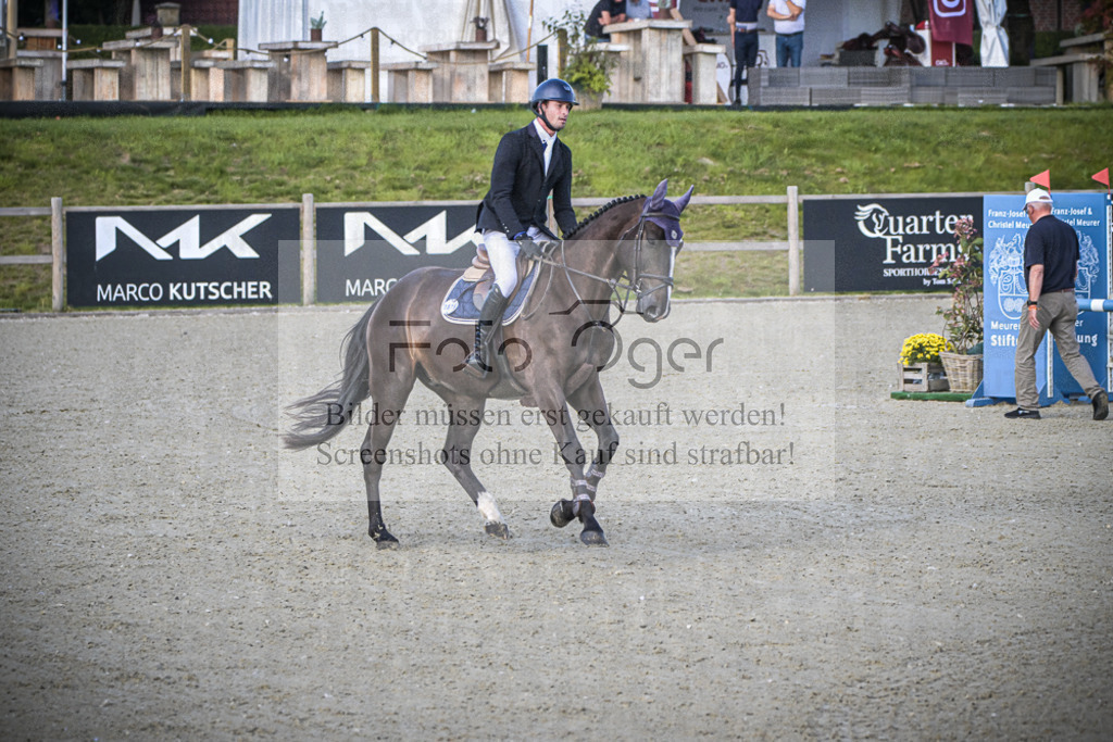 DOS_7960 | Entdecke hochwertige Reitturnierfotos von Foto Oger. Professionell, emotional und authentisch – jetzt Lieblingsmomente im Shop bestellen.Deutschlandweite Turnierfotografie. - Realisiert mit Pictrs.com