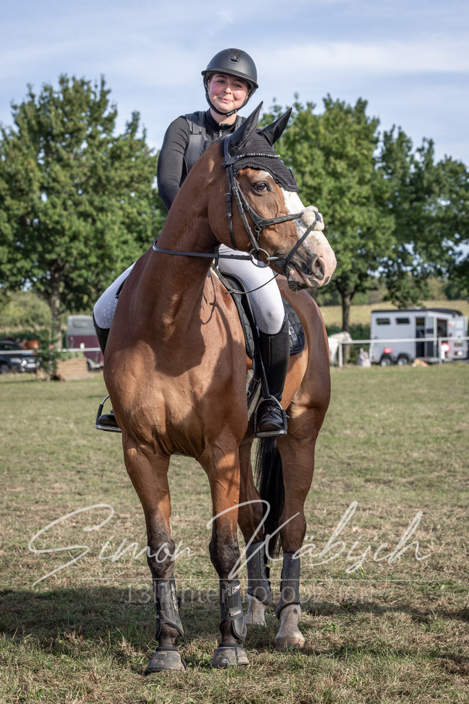 20250907-_3LI8915 | Tierfotografie Pferde, Hunde, Katzen, Haustiere.
Turnierfotografie Reitturniere, Reiten, Springreiten, Dressur in Hanau, dem Main-Kinzig-Kreis und dem Rhein-Main- Gebiet um Frankfurt