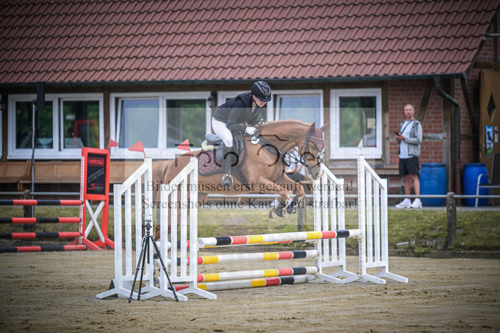 DOS_9887 | Entdecke hochwertige Reitturnierfotos von Foto Oger. Professionell, emotional und authentisch – jetzt Lieblingsmomente im Shop bestellen.Deutschlandweite Turnierfotografie. - Realisiert mit Pictrs.com
