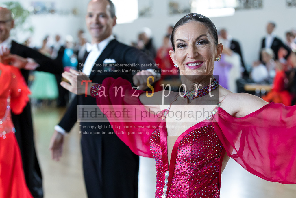 20240525_RL-Masters3-Std_4737 | Tanzsportbilder, Standardtanz, Lateintanz, WDSF, DTV, LTVB, dancecomp, goc, hessen tanzt, blaues band der spree, walzer, tango, wiener walzer, slowfox, quickstepp, samba, rumba, cha-cha-cha, paso doble. jive, hd-kroft photography, turniertanzsport