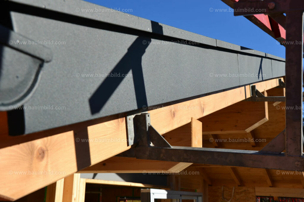 bib-lg11-spenglerarbeiten-0150 | Nach LV-Leistungsgruppen sortierte Detailfotos über den Bau eines Hauses. Alle Hausbau-Bilder direkt vom Urheber und Autor der Website Haus-Selber-Bauen.com