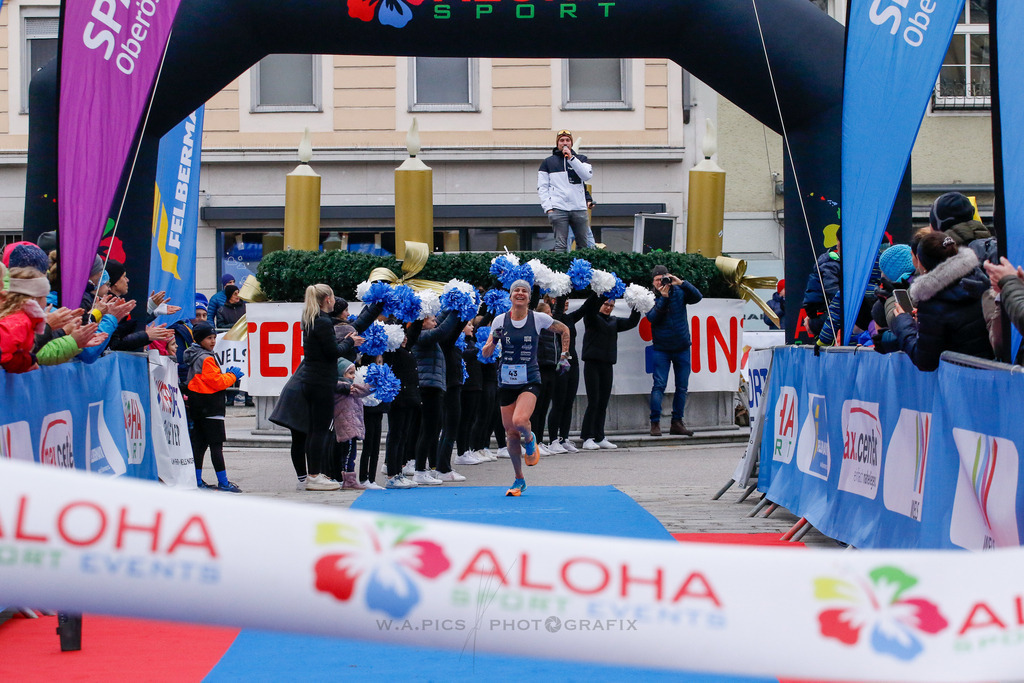 AW_20231231awmac7596 | WELS, 31.12.2023, Sparkasse Silvesterlauf Wels 2023 , Image shows: Photo: WAPICS / Andreas Willdoner