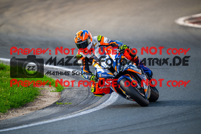 MaZZes_FotoMatrix_240601_6007705_3742 | STK