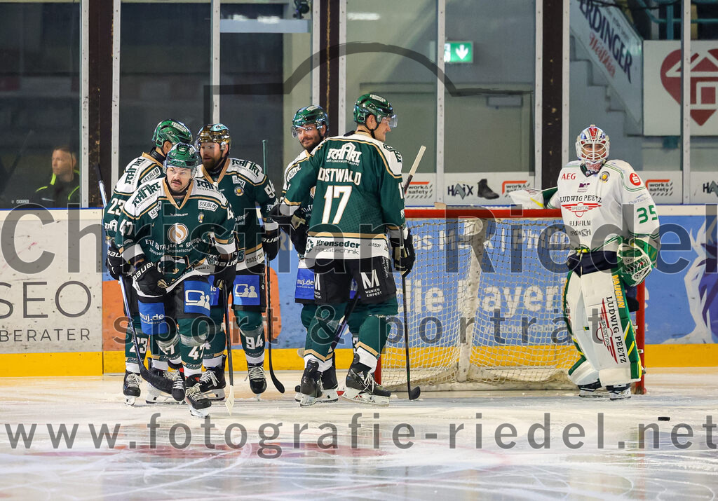 2025-09-21_016_TSV_Erding_gegen_Hoechstadter_Alligators | Erding, Deutschland, 21.09.2025:Eishockey, Oberliga Süd 2025 / 2026, 2. Spieltag, TSV Erding gegen Höchstadter Alligators, Endergebnis: 3:4Foto: Christian Riedel / fotografie-riedel.net