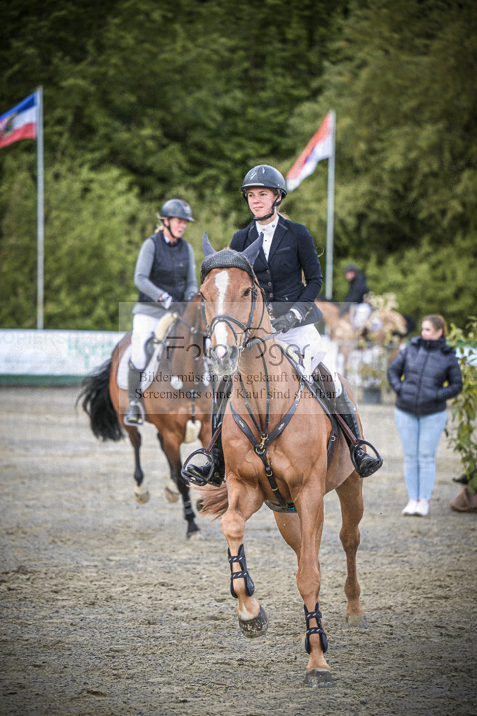 DOS_2323 | Entdecke hochwertige Reitturnierfotos von Foto Oger. Professionell, emotional und authentisch – jetzt Lieblingsmomente im Shop bestellen.Deutschlandweite Turnierfotografie. - Realisiert mit Pictrs.com