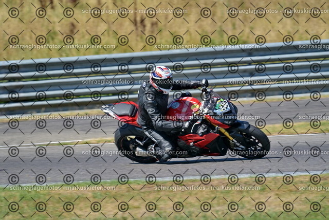 26bt04-1012 | markuskiefer.com - Realisiert mit Pictrs.com
