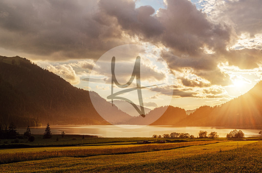 Spektakulärer Sonnenuntergang Tannheimer Tal, Tirol, Österreich | Meurer Shop - Realisiert mit Pictrs.com