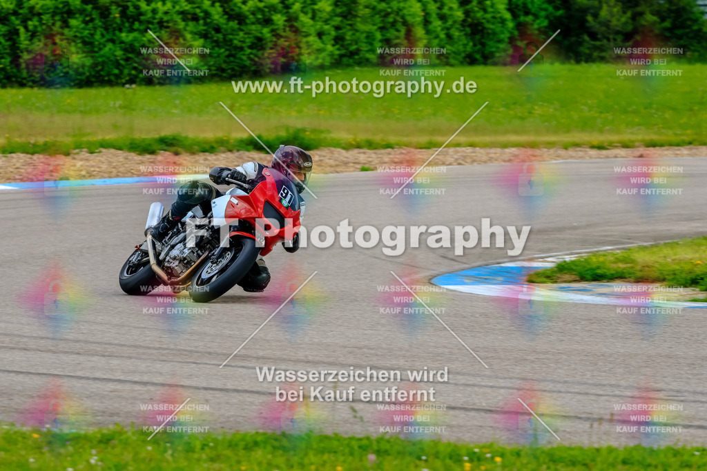 MotoTeam-8929 | Hier findet Ihr Bilder von Touristenfahrten auf der Nürburgring Nordschleife oder von anderen Veranstaltungen die ich besucht habe. Viel Spass beim Durch Schauen 