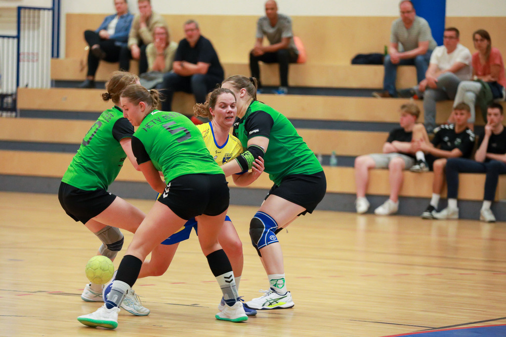 HcTvRhedeII_SvNeukirchen_150924_072 | Bildergalerie von Sport-Ereignissen aber auch von weiteren spannenden Dingen - nicht nur vom Niederrhein. In Anlehnung an den bekannten Spruch von Hanns Dieter Hüsch heißt das Motto: "Niederrhein ist überall".  - Realisiert mit Pictrs.com