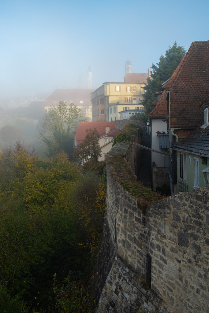 DSCF1181 | Rothenburg ob der Tauber. Nur hier gibt es Exklusive und passend zur Jahreszeit Ihr Wandbild, T-Shirt, Tasse und alles was das Rothenburg Herz begehrt. - Realisiert mit Pictrs.com