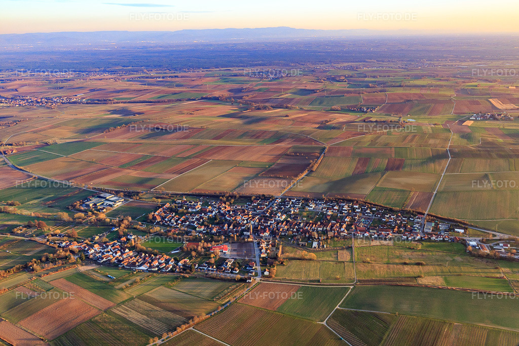 Luftbild: Ortsansicht von Norden im Ortsteil Drusweiler in Kapellen-Drusweiler im Bundesland Rheinland-Pfalz in Deutschland. Foto: IMG_097425.jpg vom 10.03.2017 durch Werner Riehm/FLY-FOTO.de