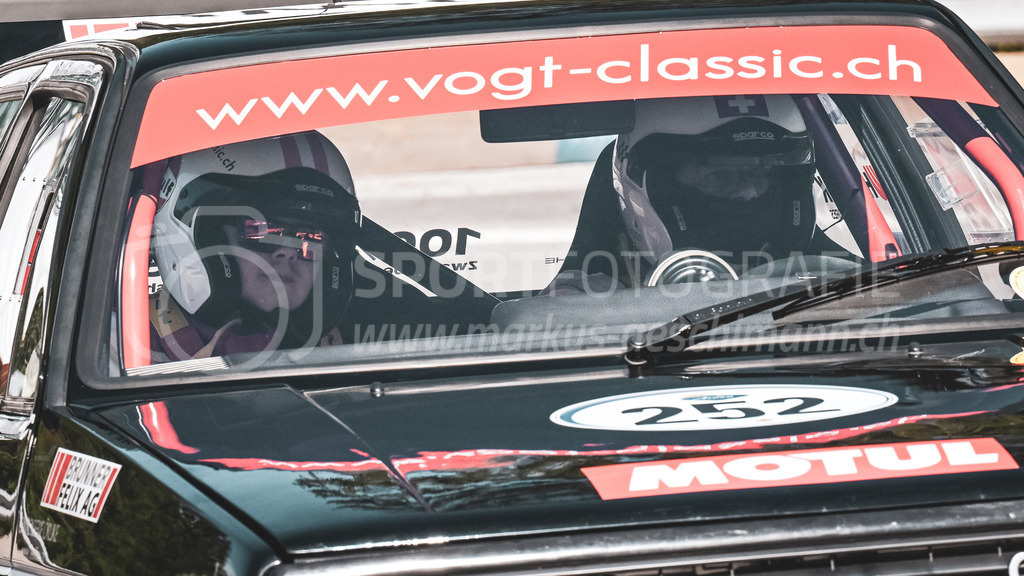 19. Arosa ClassicCar 2023 - 1. September 2023 | 19. Arosa ClassicCar 2023
Arosa, Schweiz
Vogt Jürg aus Buchs ZH mit der Startnummer 252 in einem Volkswagen Golf ll GTI 16V Gruppe A, Jahrgang 1986, in der Klasse Classic Trophy.
@arosaclassiccar, @arosa.official, #arosaclassiccar, #arosa, #76curves, #classiccar
Bild: Sportfotografie Markus Aeschimann | www.markus-aeschimann.ch - Realisiert mit Pictrs.com