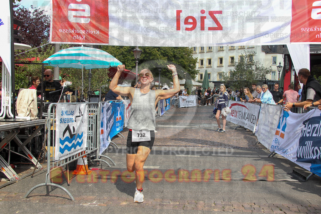 250824_1517_EV4_2799 | Sportfotografie im Rhein-Sieg Kreis, Köln, Bonn, NRW, Rheinland Pfalz, Hessen, etc. Unser Tätigkeitsfeld umfasst den Laufsport vom Volkslauf über den Marathon, Duathlon, Triathon bis zum Ultralauf wie Kölnpfad Ultra oder Schindertrail.
