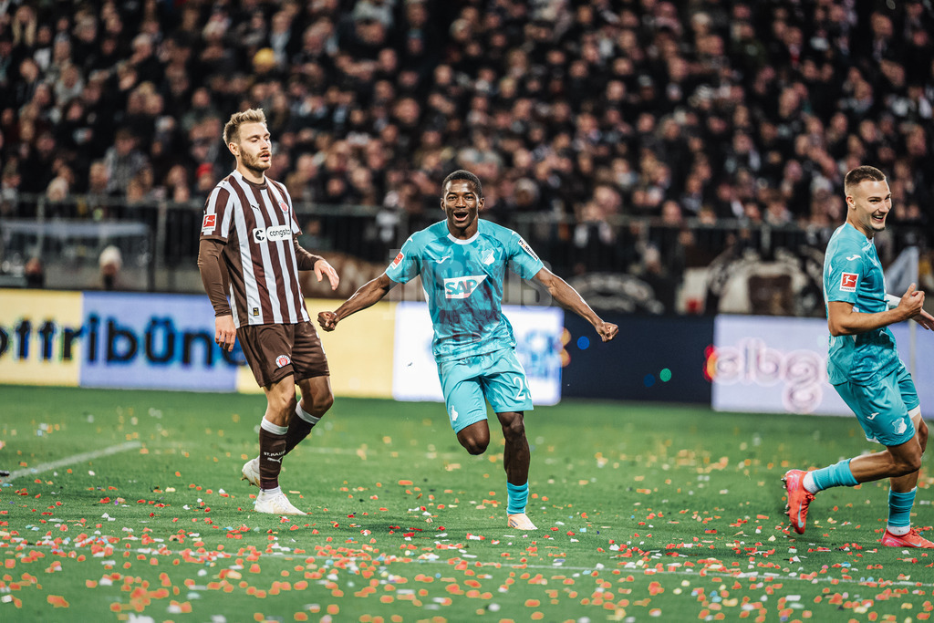 Fußball | Männer | Saison 2025/2026  | Fußball-Bundesliga | 07. Spieltag | FC St. Pauli vs. TSG Hoffenheim | 19.10.2025 | Torjubel von Bazoumana Toure (#29, TSG Hoffenheim)