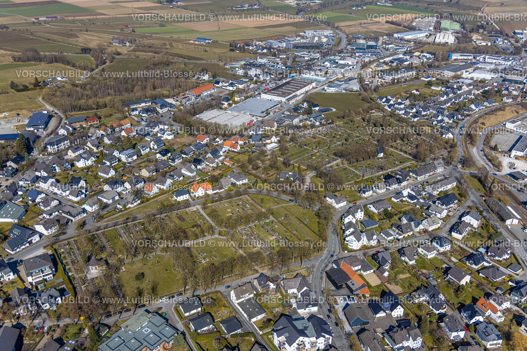 Brilon220303222 | Luftbild, Alter Friedhof in Brilon, Sauerland, Nordrhein-Westfalen, Deutschland