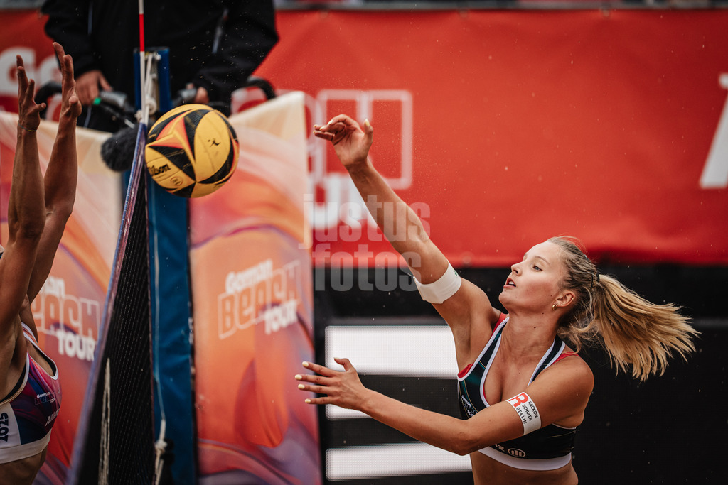 Beachvolleyball | Frauen | Allianz German Beach Tour 2025 | Tourstop Berlin | 23.08.2025 | Anna-Chiara Reformat beim Angriff
