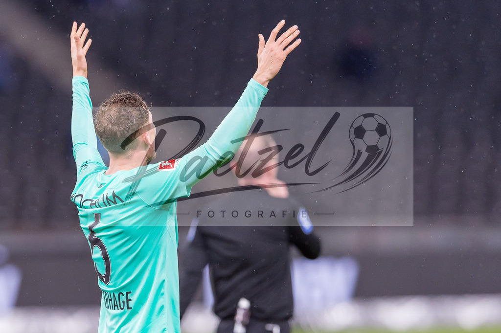 HERBOC20220204_067 | Fussball, Herren: Patrick Osterhage (VfL Bochum) enttaeuscht bei dem Spiel der 1. Bundesliga zwischen Hertha BSC und VfL Bochum im Olypiastadion am 04.02.2022 in Berlin, Deutschland.DFB / DFL REGULATIONS PROHIBIT ANY USE OF PHOTOGRAPHS AS IMAGE SEQUENCES AND/OR QUASI-VIDEO. - Realisiert mit Pictrs.com