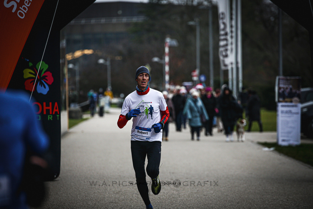 ..... | Linz, AUSTRIA,14. Dezember 25, ALOHA WINTERLAUF DEZEMBER 25 , Image shows: Photo: WAPICS / Andreas Willdoner