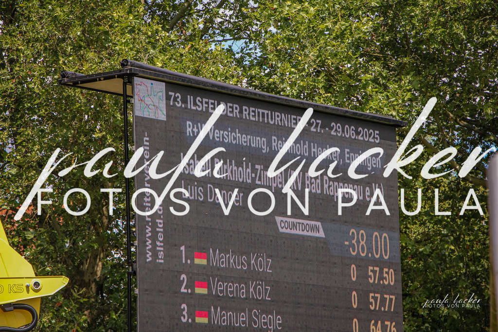 IMG_9270 | Erleben Sie dynamische Sport- und emotionale Tierfotografie in Süddeutschland mit Fotos von Paula. Spezialisiert auf Pferde- und Hundefotografie sowie Sportevents. Kontaktieren Sie mich für einzigartige und ausdrucksstarke Bilder Ihrer besonderen Momente.