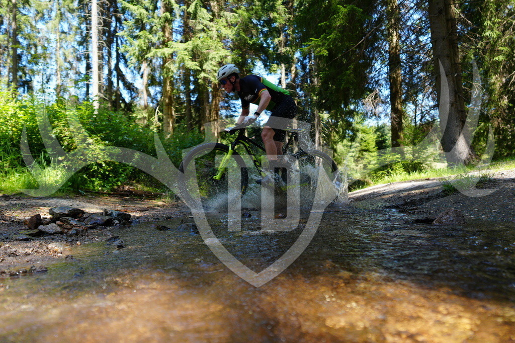 FC604312 | Fotogalerie der Treibjagd im Dunkelwald - Dein MTB Etappenrennen im Erzgebirge - Realisiert mit Pictrs.com
