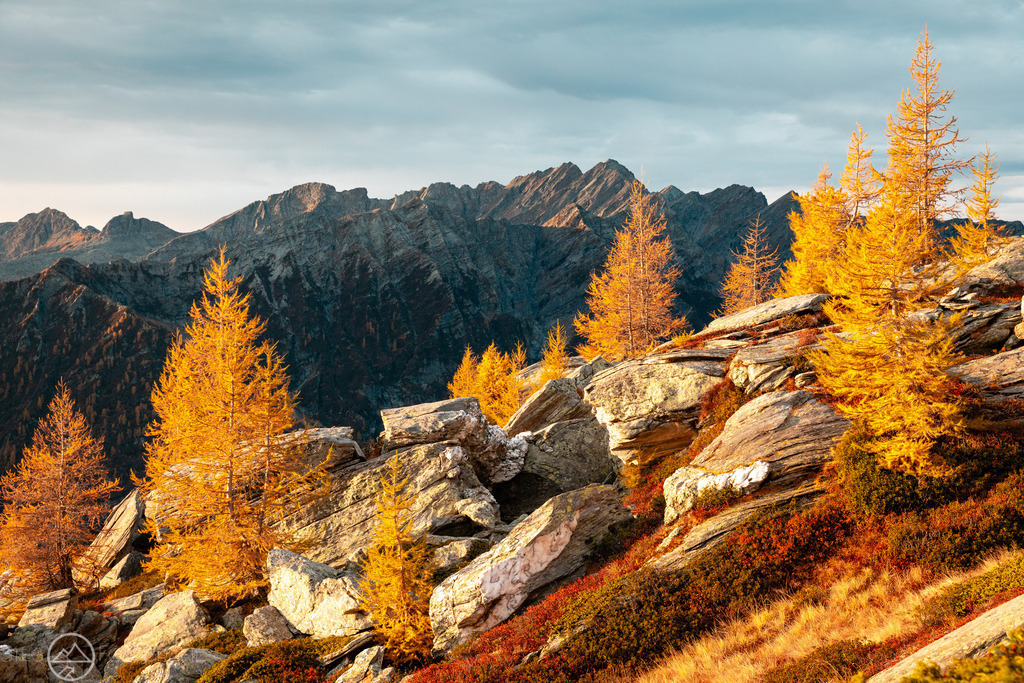 Valle di Campo | Herbststimmung in einem Tal im TessinFormat 3 zu 2 - Realisiert mit Pictrs.com