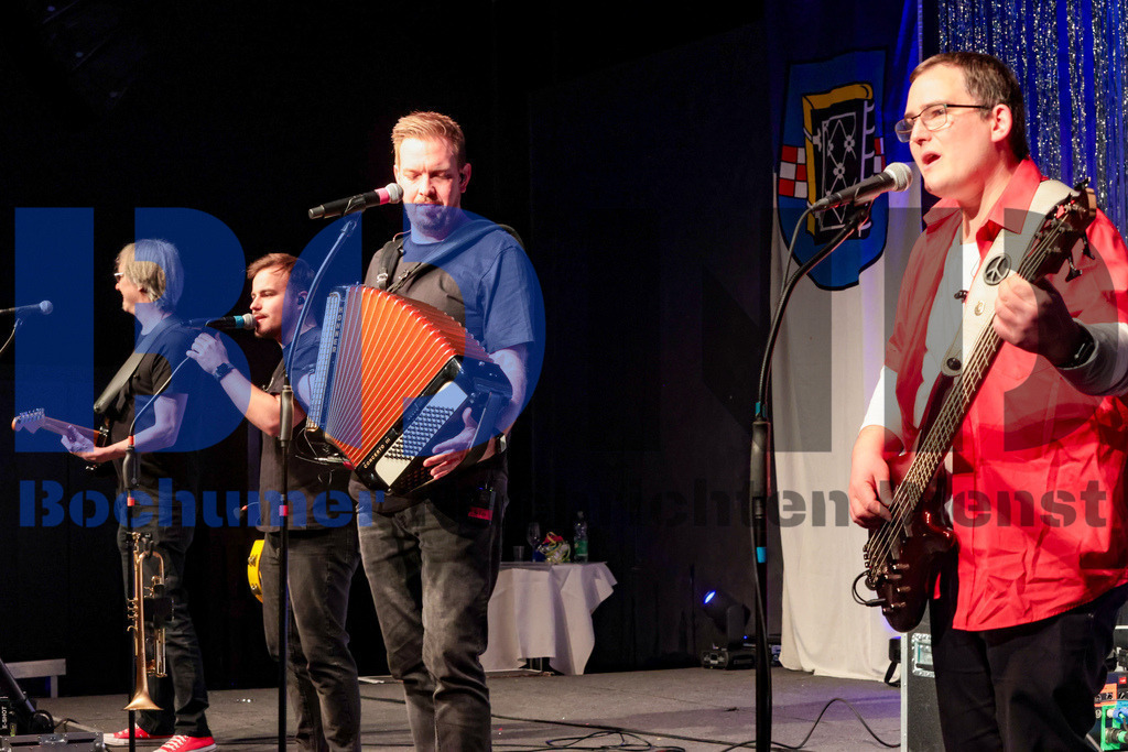 SES_GROBOKA20250208-119 | bond - Realisiert mit Pictrs.com