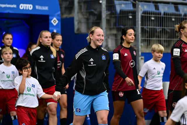 Fußball I Frauen I Saison 2025-2026 I Bundesliga I 10. Spieltag I Hamburger SV - 1. FC Nürnberg I 44197 | Larissa Haidner (33, Hamburger SV) - Realisiert mit Pictrs.com
