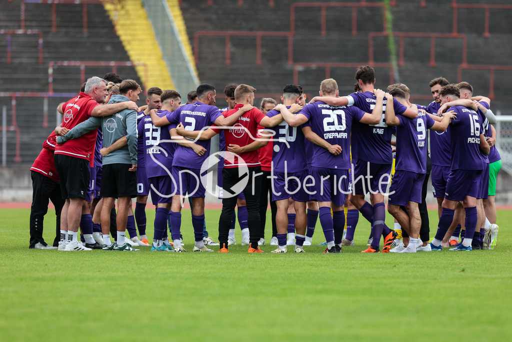 FC Augsburg - TSV Schwaben Augsburg | Das Team von Schwaben Augsburg kann stolz sein auf das Spiel gegen den Bundesligisten FC Augsburg - Endstand 3-0 fuer den FCA