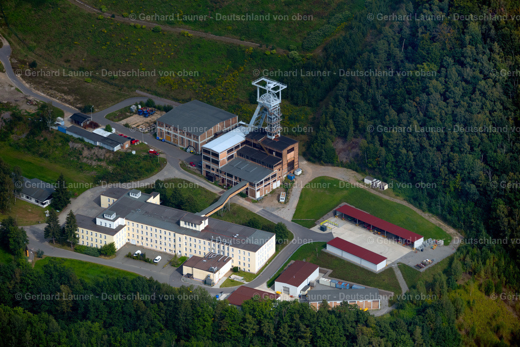 4060431 | Ehemaliger Bergaubau Förderturm am stillgelegten Schacht 371 der SDAAG Wismut , Poppenwald, Gemeinde Hartenstein