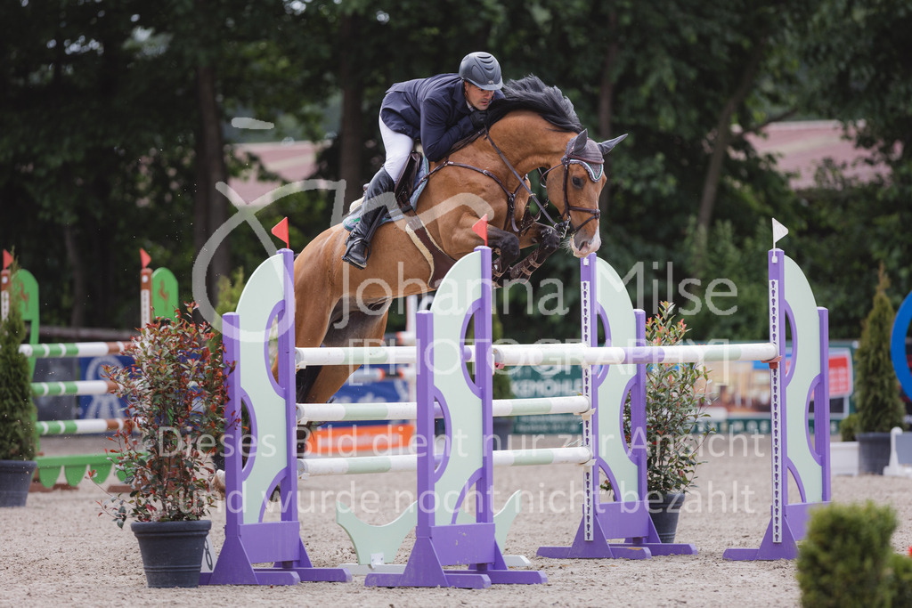 220614_Mühlen_SprPfM-659 | Late Entry Mühlen
Springprüfung Kl.M* 6-8j. Pferde gl. Einlaufprüfung für 6j. Pferde
14.06.2022