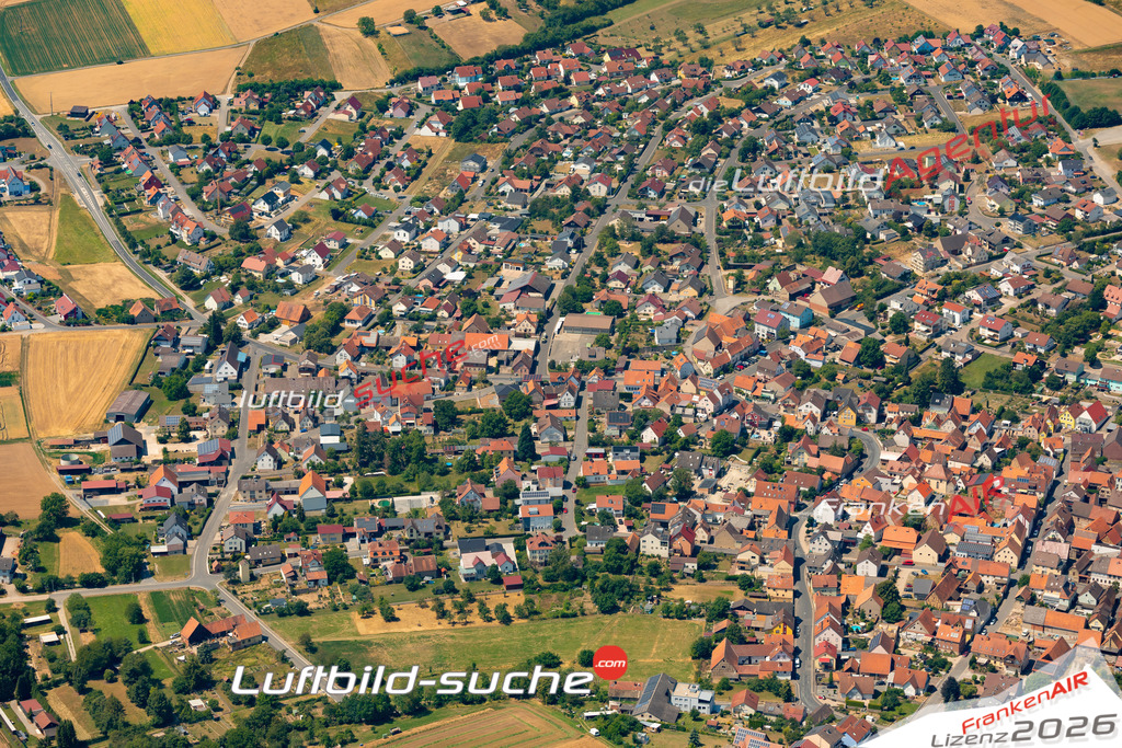Das Luftbild zeigt :  Urspringen - Die Luftaufnahme wurde 2023 vom UL-Flugzeug aus erstellt ( keine Drohne ) - Hochauflösende Luftaufnahme - Für grossformatige Ausdrucke geeignet. Die Geschenkidee !Mit Lizenz und Bildrechte bestellbar