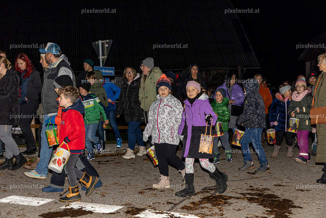 Laternenfest in St. Martin | Bildershop von pixelworld.at - Realisiert mit Pictrs.com