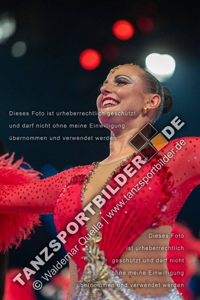 20251206-04653 | Hier finden Sie Tanz Bilder vom Latein und Standard Formationen tanzen. Sportbilder vom Tanzsport. Schöne Fotos und von Weltmeisterschaft, Europameisterschaft, Bundesliga, Regionalliga, Oberliga und Landesliga sowie von GOC Stuttgart, DanceComp, WM Bremen