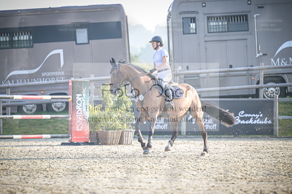 DOS_0166 | Entdecke hochwertige Reitturnierfotos von Foto Oger. Professionell, emotional und authentisch – jetzt Lieblingsmomente im Shop bestellen. - Realisiert mit Pictrs.com