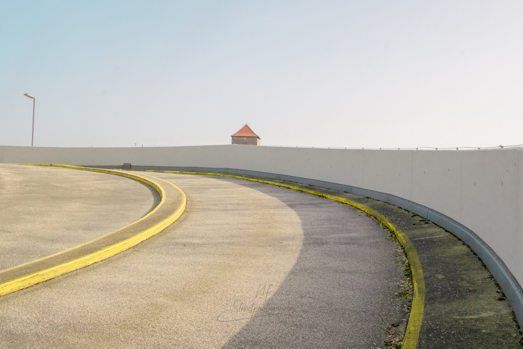 _DSF4363 | ​Minimalistische Street Photography & Urban Art von Nils Friederichs. Entdecke hochwertige Fotokunst-Prints und Wandbilder aus der Region Hildesheim & Hannover. - Realisiert mit Pictrs.com