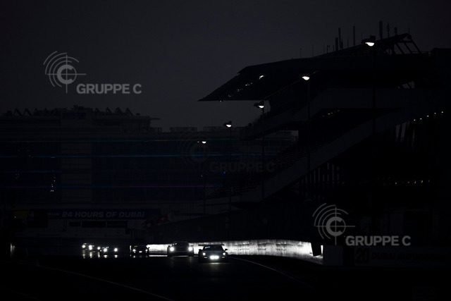 24hDubai26_011807085309879MC | Michelin 24h Dubai 2026 - Foto: Gruppe C Photography - Realisiert mit Pictrs.com
