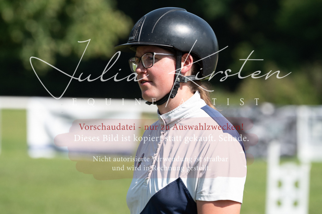 DSC_0760 | Pferde- und Turnierfotografie in Westsachsen. Pferdeportraits, Auftragszeichnungen und intuitive Kunst.