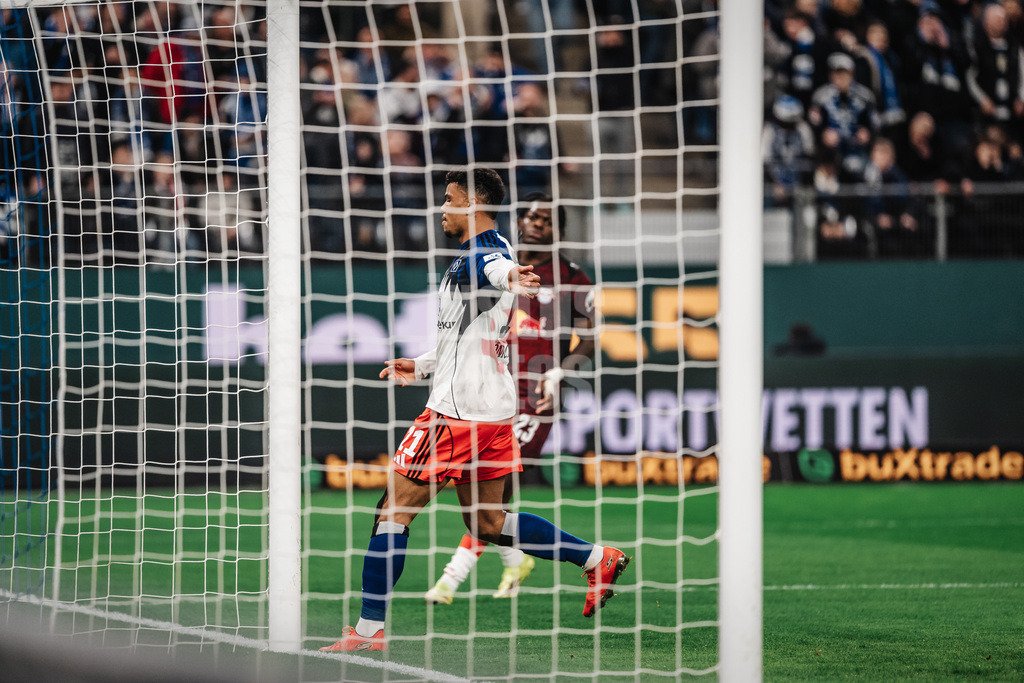 Fußball | Männer | Saison 2025/2026  | Fußball-Bundesliga | 16. Spieltag | FC St. Pauli vs. RB Leipzig | 27.01.2026 | Ransford-Yeboah Königsdörffer (#11, HSV) ärgert sich und tritt gegen den Pfosten