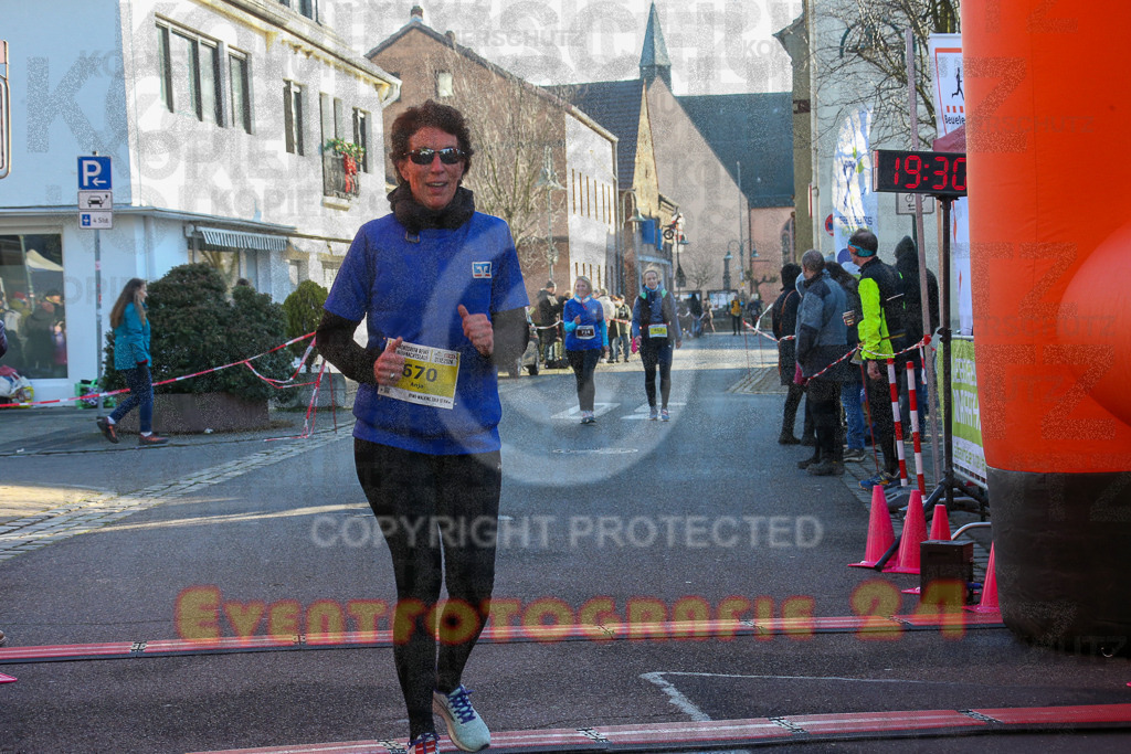 241201_1155_EX1_1194 | Sportfotografie im Rhein-Sieg Kreis, Köln, Bonn, NRW, Rheinland Pfalz, Hessen, etc. Unser Tätigkeitsfeld umfasst den Laufsport vom Volkslauf über den Marathon, Duathlon, Triathon bis zum Ultralauf wie Kölnpfad Ultra oder Schindertrail.