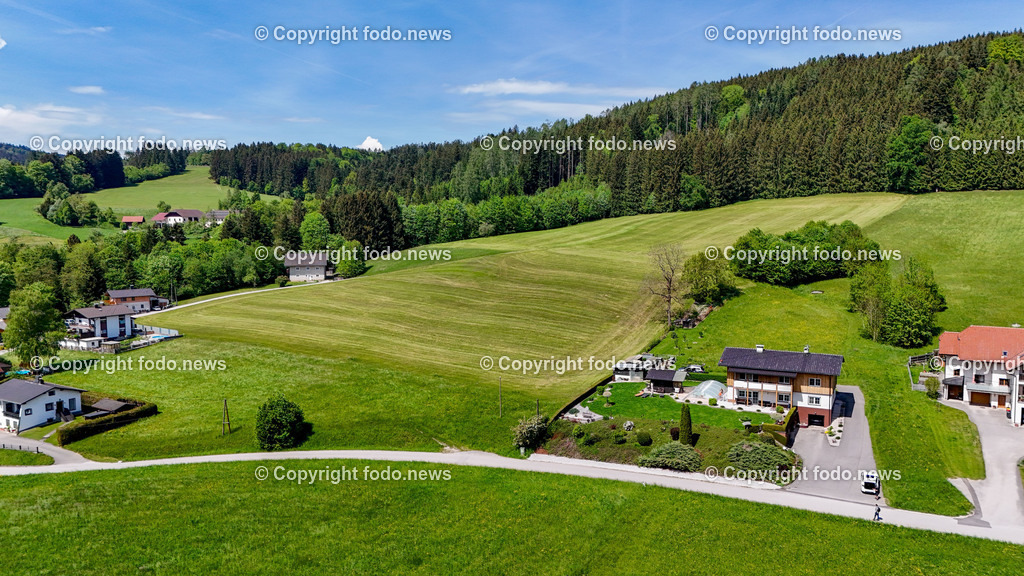 Scharnstein_ In der Lahn_ Gruenland_ 06.05.2024-5 | 06.05.2024, Scharnstein, AUT, In der Lahn, Gruenflaeche, Bauland, Zufahrtsweg, Buergerinitiative, im Bild Grundstueck, Drohne