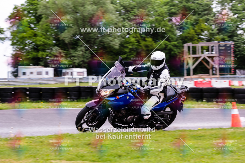 MotoTeamVBK-20121 | Hier findet Ihr Bilder von Touristenfahrten auf der Nürburgring Nordschleife oder von anderen Veranstaltungen die ich besucht habe. Viel Spass beim Durch Schauen 