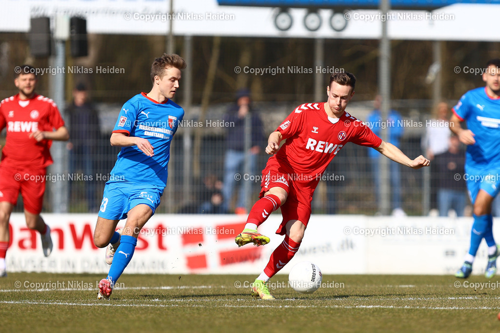 NH_FCEintrachtNorderstedt_SVDrochtersenAssel_RegionalligaNord_09032025 | #10 Jonas Behounek (FC Eintracht Norderstedt), #23 Maximilian Benjamin Geissen (SV Drochtersen/Assel)Fußball I Herren I Regionalliga Nord I Saison 2024-2025 I 25. Spieltag I FC Eintracht Norderstedt - SV Drochtersen/Assel I 09.03.2025 I Edmund-Plambeck-Stadion