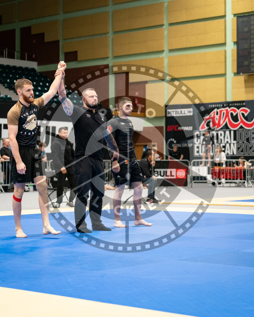 20230311PBB5202 | Maernum Tom vs Tugulea Critian compete during the ADCC Central European Open Competition in the Arena Ursyniow in Warsaw, Poland, on June 17, 2023.