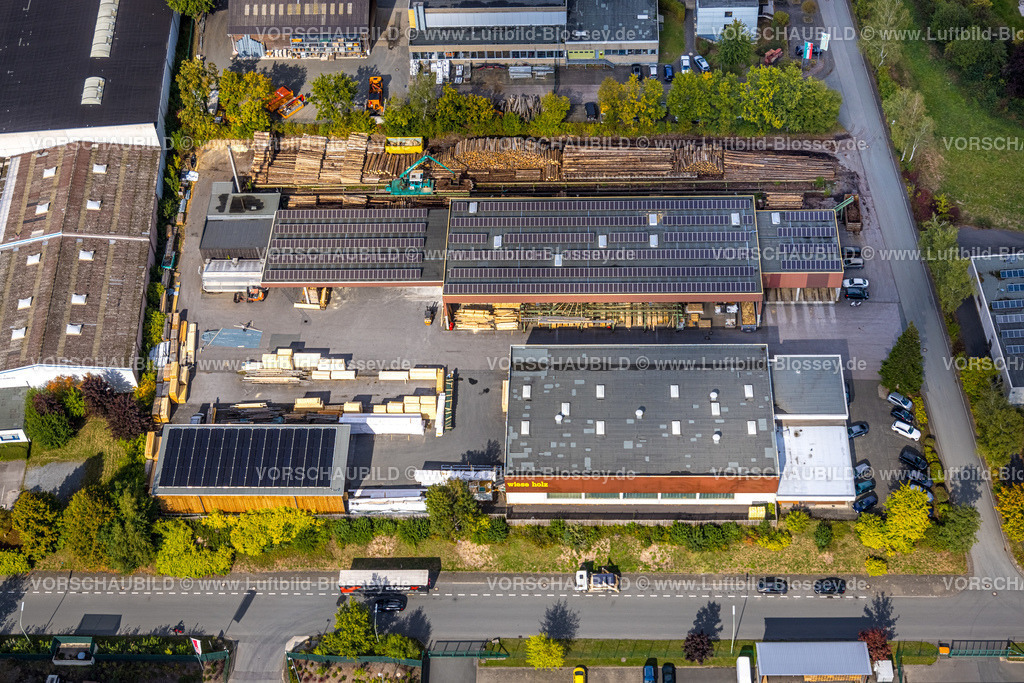 Meschede220902259 | Luftbild, Wiese Holz Firmengelände, Enste, Meschede, Sauerland, Nordrhein-Westfalen, Deutschland